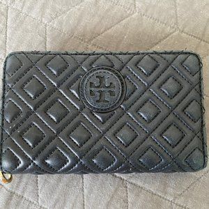 Tory Burch Marion Quilted wristlet/wallet